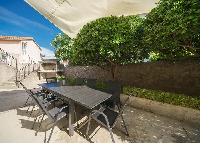 בית נופש Oliva וודיצה